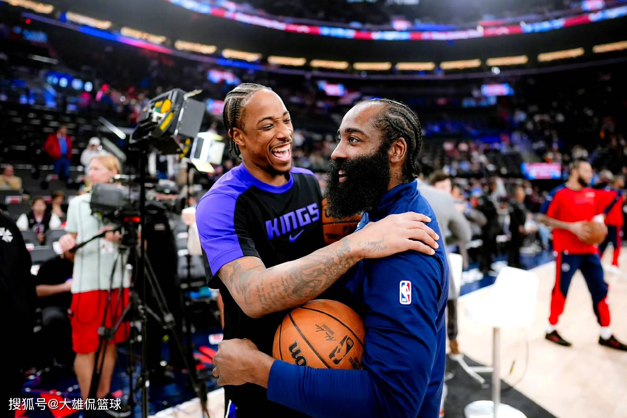 四队重磅交易,德罗赞加入洛杉矶快船,国王甩掉拉文的毒药合同