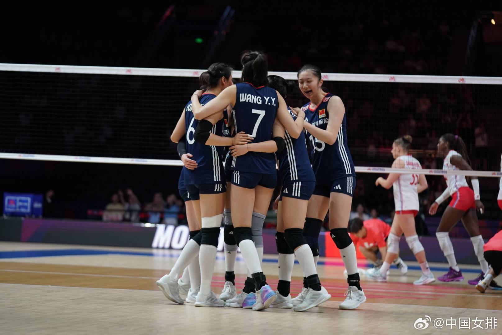 中国女排零封法国队 明日迎战强敌土耳其