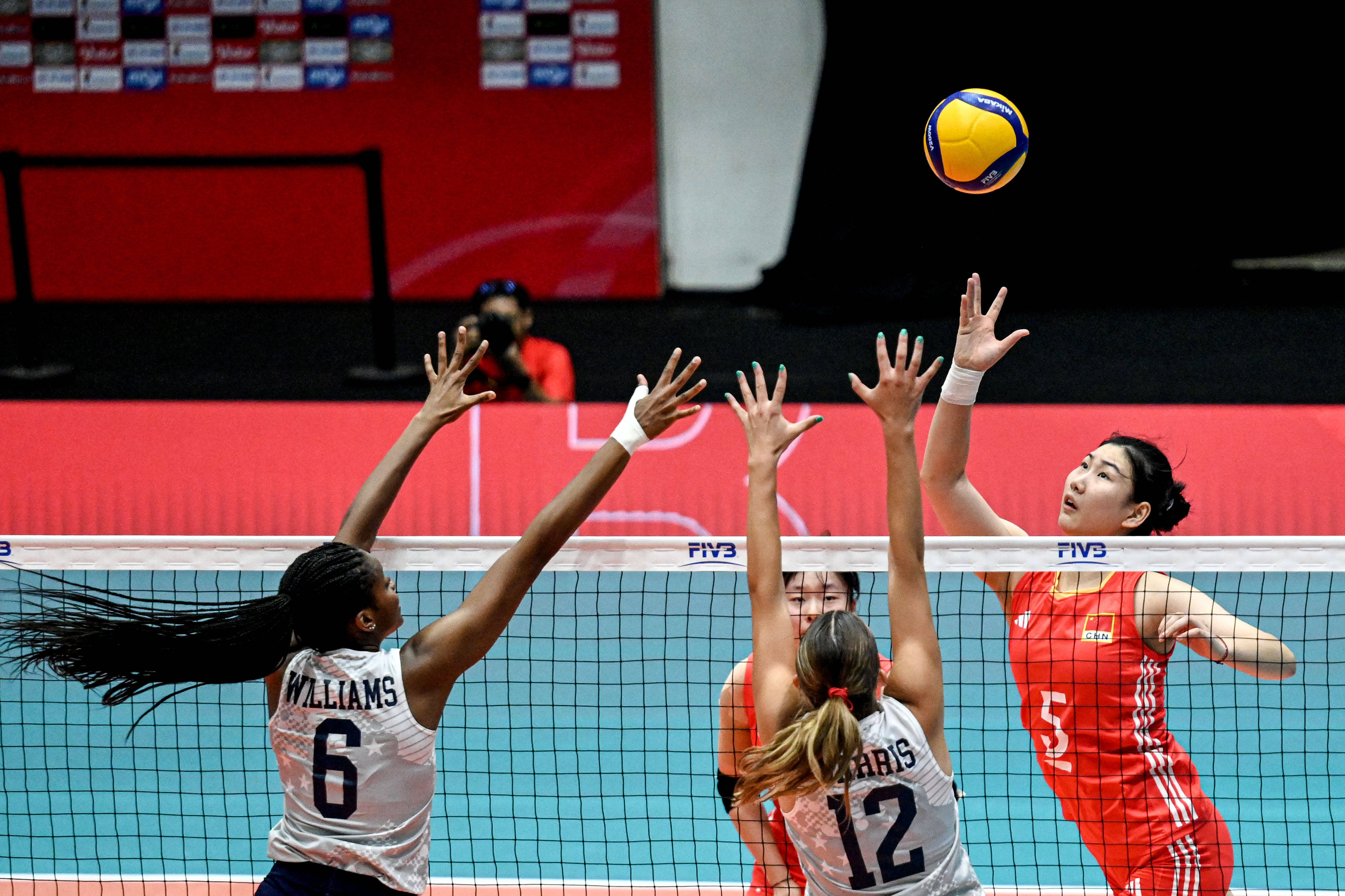 （体育）排球——U21女排世锦赛：中国胜美国