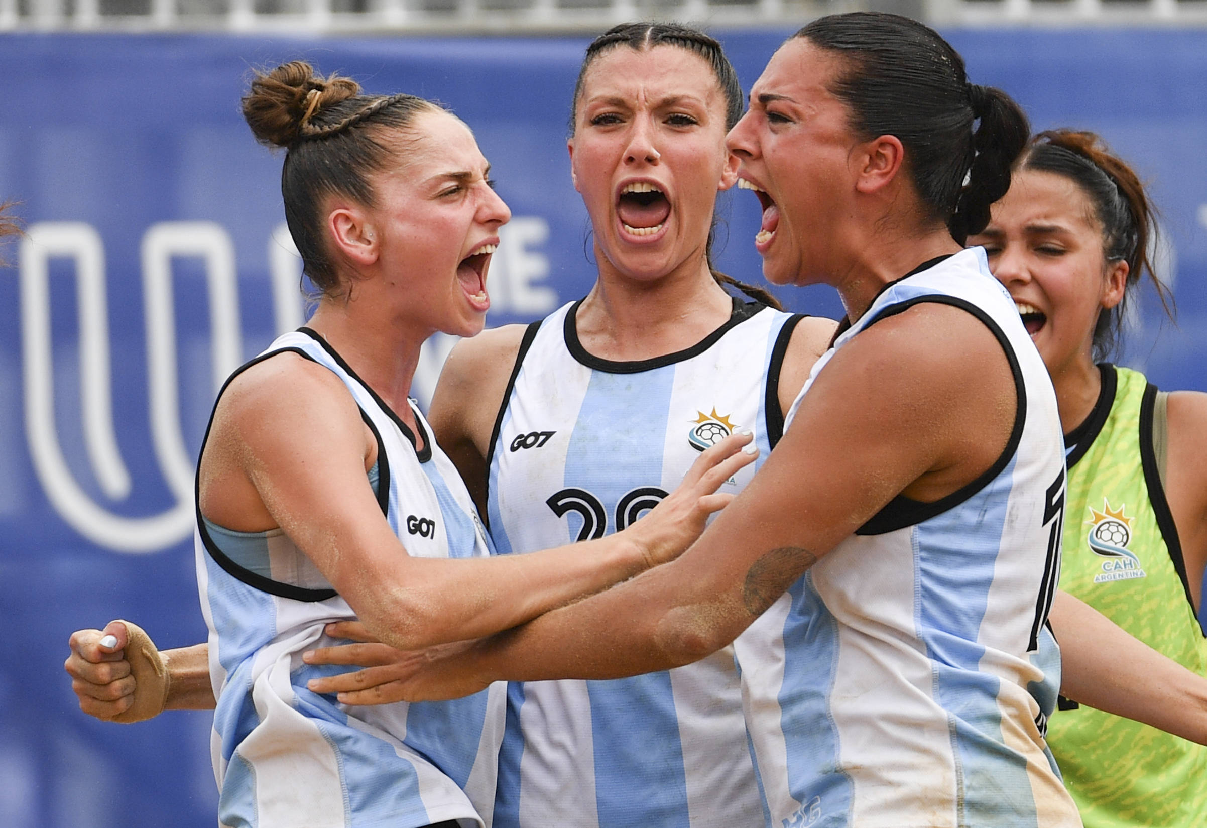 (成都世运会)沙滩手球——女子半决赛:阿根廷队战胜西班牙队