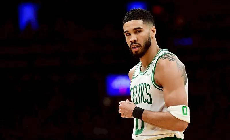 波士顿凯尔特人球星塔图姆努力康复，提前复出有望